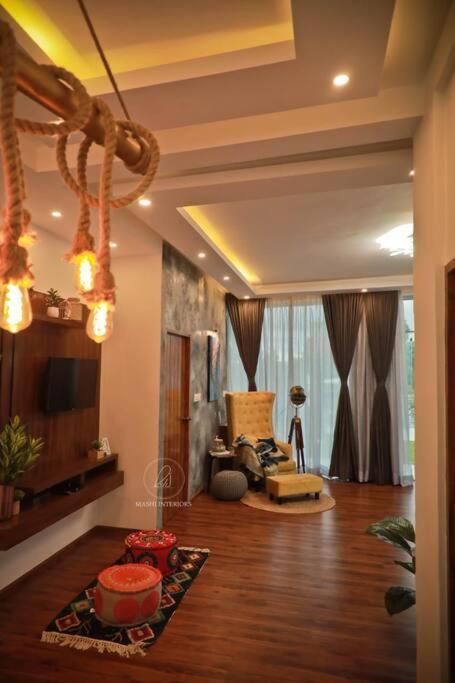 A Glass Haven , Nandi Hills Holiday home *